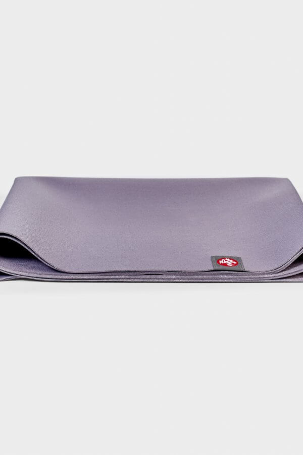 SEA YOGI // Manduka eKO SuperLite Yoga mat, 1kg Hyacinth, close up image