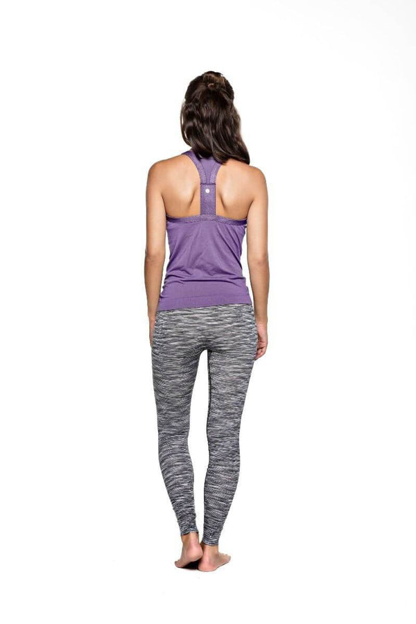 SEA YOGI // Run & Relax Wide strap open back camiseta en light shadow purple, back