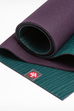 SEA YOGI // Esterilla Thrive de eKO Lite en 4mm, Manduka, Accessorios para Yoga, close up
